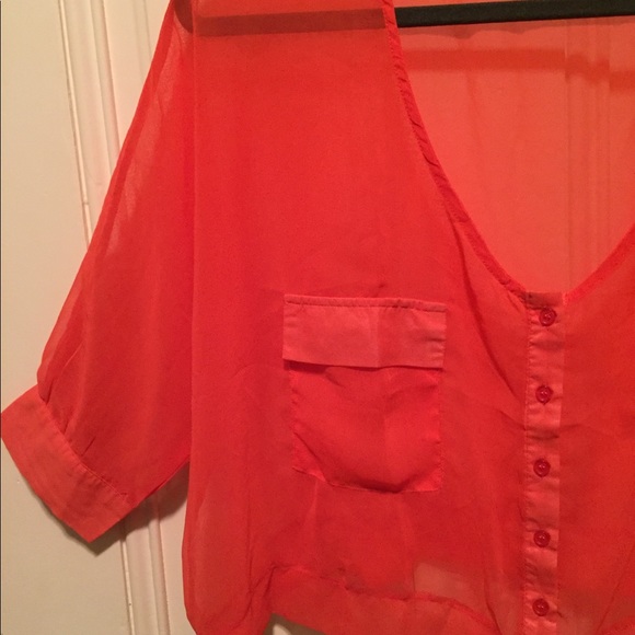 LIKE NEW Oxford Circus cropped blouse - Picture 2 of 2